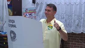 Flávio Bolsonaro vota en Río y confía en ganar en primera vuelta: “Brasil necesita cambio”