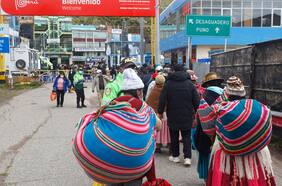 Perú reabre pasos fronterizos con Bolivia tras dos años por la pandemia de Covid