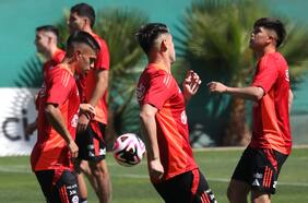 Concentración flexible, jugadores locales y a la espera de Zampedri: Gareca alista el primer desafío de la Roja en 2025