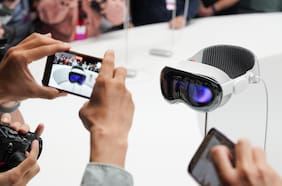 Los cascos de realidad virtual de Apple se estancan y luchan por atraer a las mejores aplicaciones en su primer año