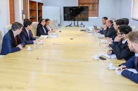 Cita pedida por él: ministro Quiroz se reunió con el CFA para exponer megarreforma y responder dudas fiscales del proyecto