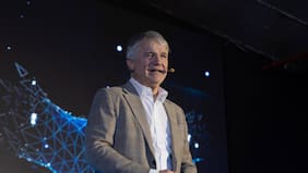 Entel anuncia plan de inversiones por casi US$650 millones para 2026 y Juan Hurtado se despide de la firma