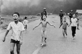 La polémica se instala sobre la premiada foto “La niña del napalm”: World Press Photo suspende su autoría