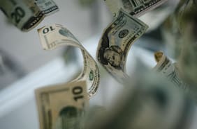 Dólar cae $18 en dos días por Biden y flujos de inversionistas extranjeros