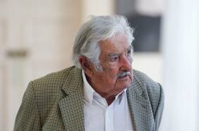 Expresidente Mujica anuncia que tiene un tumor en el esófago: “Mientras el rollo aguante, voy a seguir”