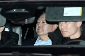 Destituido presidente surcoreano Yoon Suk-yeol se niega a declarar durante interrogatorio tras su detención