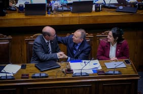 Senado despacha proyecto que agiliza las expulsiones administrativas de extranjeros y eleva a cinco años la prohibición de reingreso al país