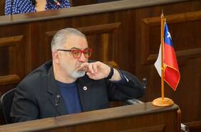 Consejero Alejandro Köhler (PS) dice que la comisión mixta “selló” un texto “excluyente y dogmático” que “no es aprobable”