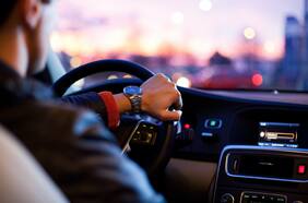¿A qué asistencias puedo acceder con un Seguro Automotriz?