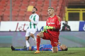 Primer cortado de la U: Azul Azul busca rescindirle el contrato a Cristóbal Campos