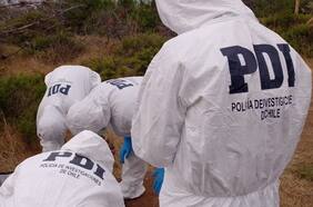 Envuelto en una frazada: encuentran cuerpo en una zanja en Puente Alto