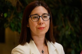 Jefa de bancada del FA carga por cambio en gabinete de Kast y pide “rectificar el rumbo” ante Cuenta Pública