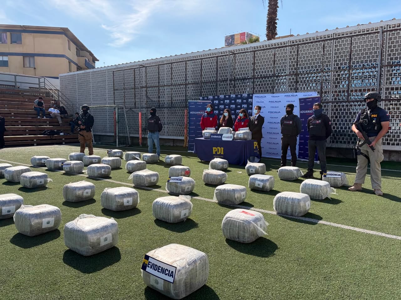 Incautan más de 458 kilos de cannabis ocultos en camión cisterna que ingresaba a Chile por el complejo fronterizo Ollagüe