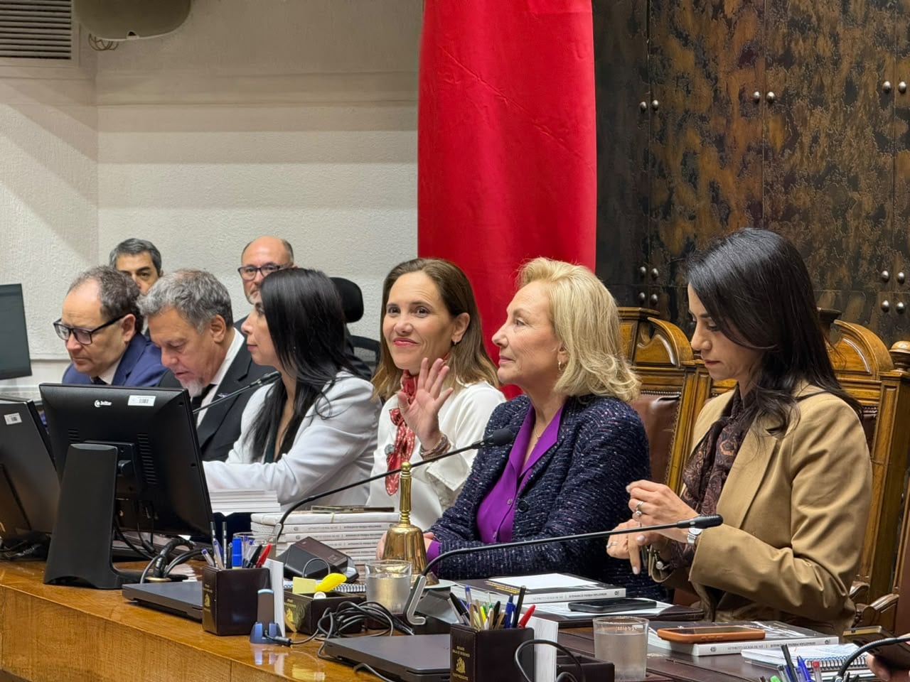 Con panel transversal: presentan en el Congreso libro con testimonios de líderes mundiales sobre Sebastián Piñera