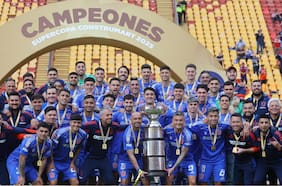 La U se da un doble gusto: gana la Supercopa después de 10 años y arruina el debut de Ortiz en Colo Colo