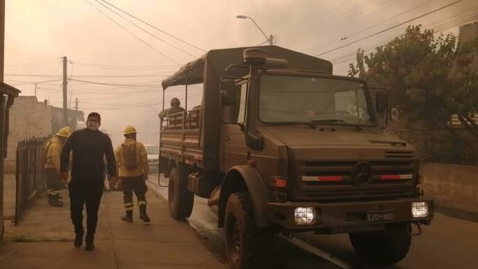 Incendios forestales en el Biobío: establecen toque de queda para Lirquén, Penco, Nacimiento y Laja