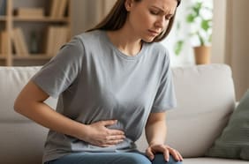 Soy oncólogo y estos son los 4 síntomas más frecuentes del cáncer a los que debes prestar atención