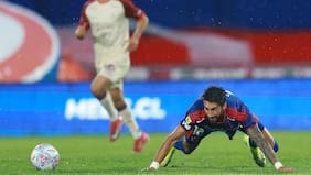 320 días sin anotar, lesionado y pifiado por el Estadio Nacional: el calvario de Juan Martín Lucero en la U