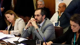 Reajuste sector público: Senado comienza a revisar proyecto y oposición anticipa que rechazará “norma de amarre”