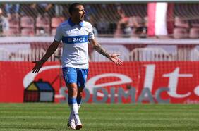 Luciano Aued no será inscrito en la UC para el primer semestre