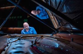 Camilo Salinas presenta nuevo disco en sala CEINA