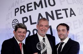 Carmen Mola: la autora que no existía y el singular uso de seudónimos en la literatura