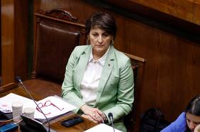 Interpelación a ministra de Salud