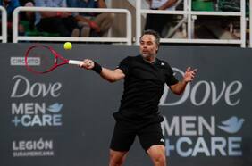 Fernando González evoca viejos tiempos venciendo a Franco Squillari en el Club Palestino