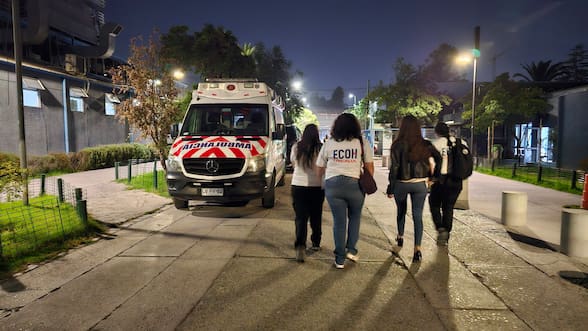 Entre ellos un menor de edad: Cuatro personas resultan heridas luego de balacera en población de Puente Alto