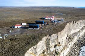 Armada argentina reconoce “error involuntario” en instalación de paneles y confirma su retiro para su posterior reubicación