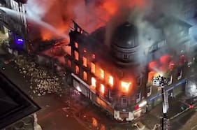 Impactante incendio en edificio histórico en Glasgow calcina una cúpula victoriana