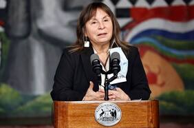 De vuelta al gobierno: Jeanette Vega se instala en el Ministerio de Salud para ayudar con la reforma