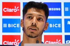 Jimmy Martínez recuerda su paso por la U en su presentación en la UC: “Cada club me ha dejado una enseñanza”