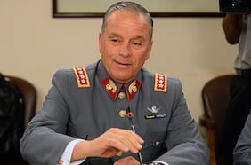 Corte Marcial revoca procesamiento de excomandante en jefe del Ejército Humberto Oviedo por malversación de caudales públicos