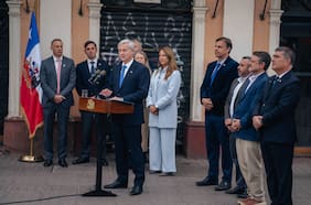 Kast condiciona permisos para futuras manifestaciones y desata críticas en la oposición
