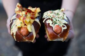 Perritos Chao!: los atrevidos perritos calientes que conquistan barrio Italia