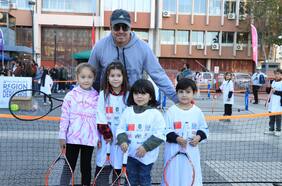 Massú y Gildemeister reúnen a cientos de niños en clínicas sociales del ATP Challenger