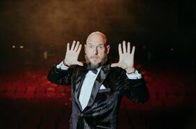 Andrés Parra presenta su stand up comedy: “Es una invitación a que la gente empiece a vivir la vida que quiere vivir”