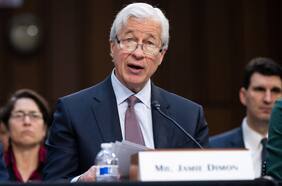 La predicción del CEO de JPMorgan sobre la duración de la semana laboral gracias a la IA