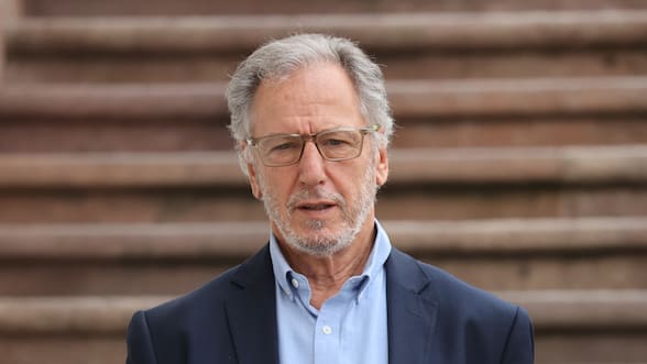 Biministro García responde a generadoras y dice que lo importante es que devolverán la plata “que no les era propia”