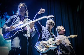 Weezer cierra a lo alto una de las mejores jornadas en la historia de Fauna Primavera