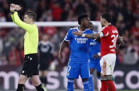 Con duros castigos: qué es y cómo funciona el protocolo antirracismo de FIFA que se activó en el Benfica ante Real Madrid