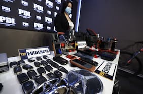 PDI incauta más de 100 celulares y dispositivos para clonar llaves de vehículos en domicilio de Puente Alto