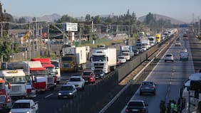 Chile Transporte emplaza al gobierno y a generadores de carga a tomar medidas por alza de combustibles
