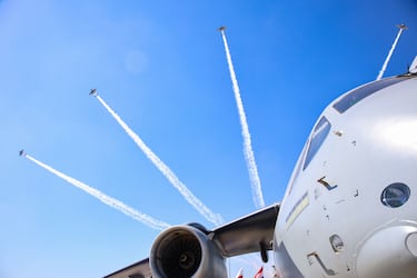 Fidae inauguró nueva edición con acrobacias, la presencia de Kast y un saludo desde el espacio