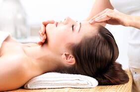 4 cosmetólogas, 4 técnicas