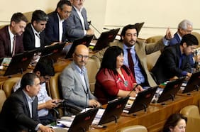 Multa y voto extranjero: diputados PS deponen su rebelión y anuncian apoyo a acuerdo por reformas electorales