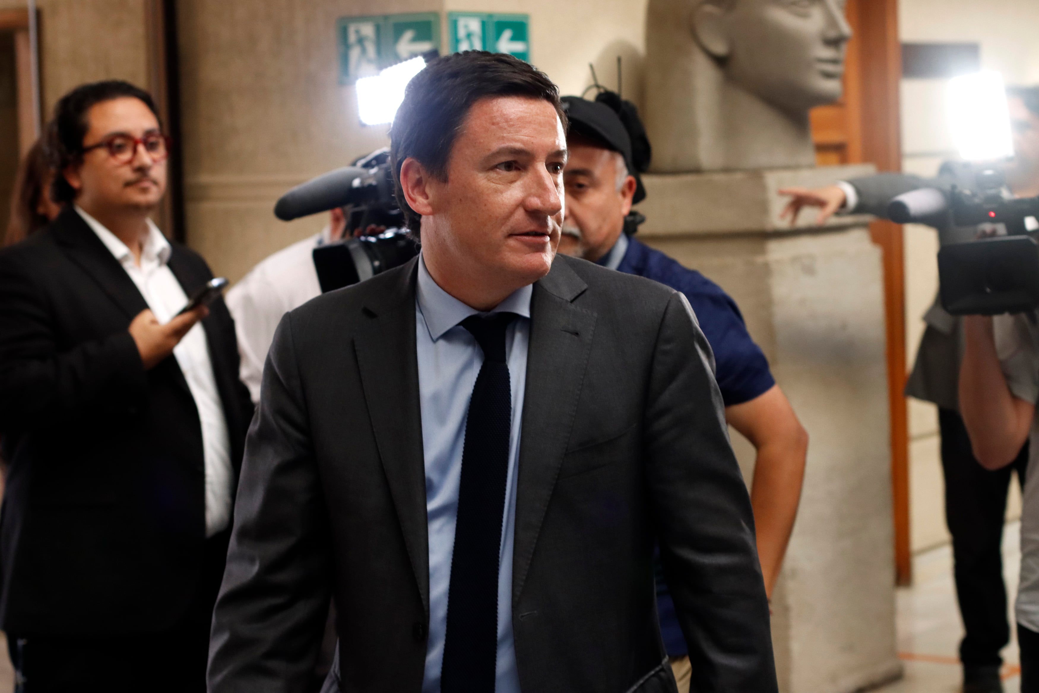 17 DICIEMBRE 2025
EL PRESIDENTE DEL PARTIDO REPUBLICANO Y SENADOR ELECTO, ARTURO SQUELLA, EN LOS PASILLOS DEL SENADO.
FOTO: DEDVI MISSENE