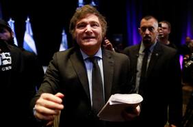 Milei reconoce riesgo de hiperinflación en Argentina y pronostica que primeros seis meses de su gestión “van a ser muy duros”