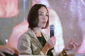 Valeria Alberola, la chilena que liderará el millonario patrimonio de la oficina familiar del padre del fundador de Amazon